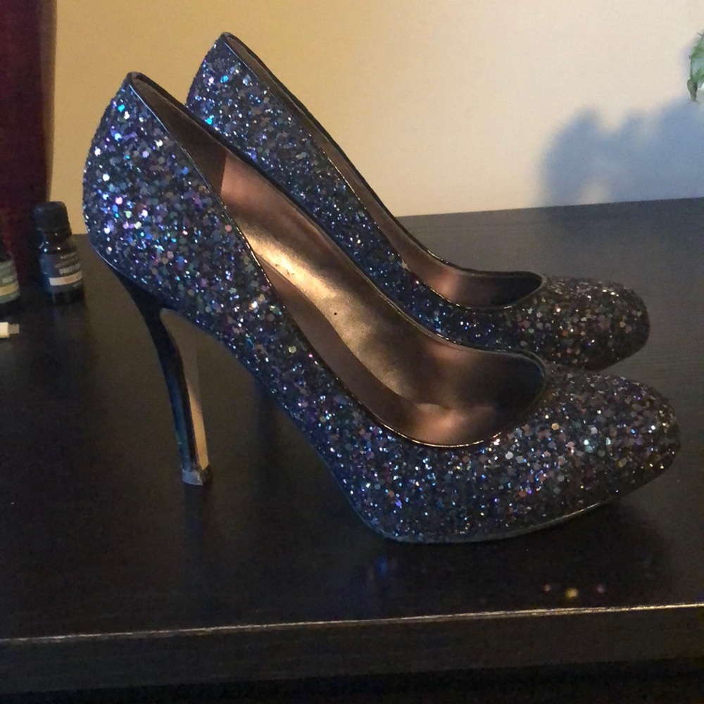 Ivanka Trump blue multi fabric pump